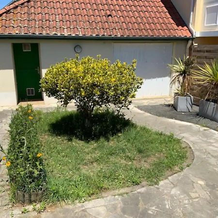 Maisonnette 2 A 4 Pers- Jardin Privatif Cloture- Calme- Stationnement Gratuit- Pau Ouest Billere Luaran gambar