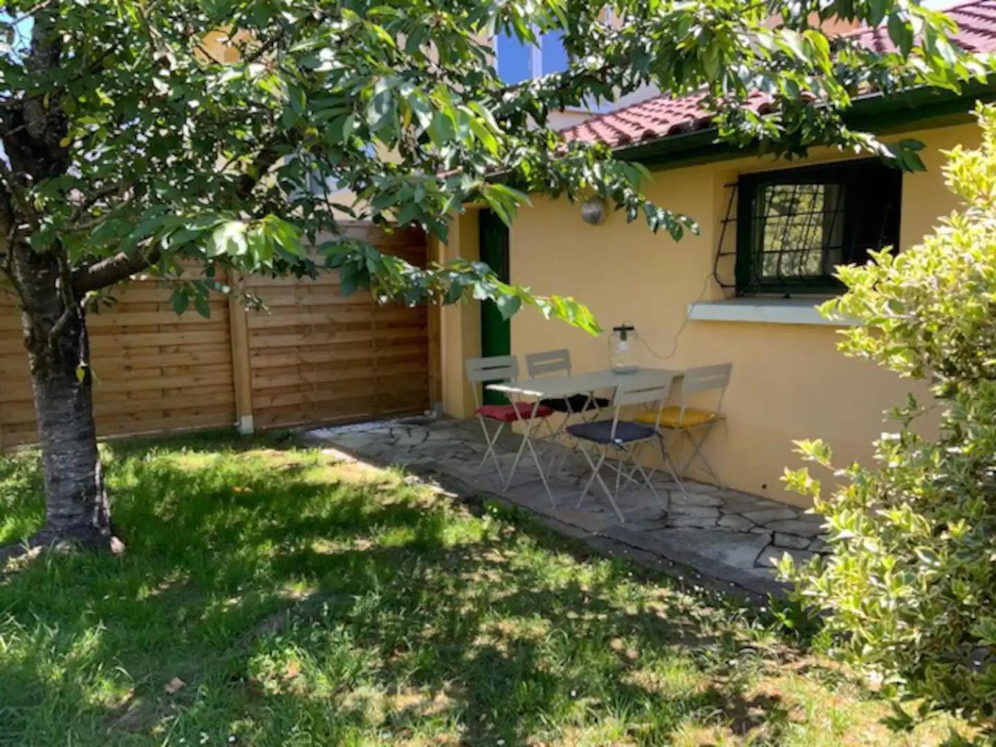 Maisonnette 2 A 4 Pers- Jardin Privatif Cloture- Calme- Stationnement Gratuit- Pau Ouest Billere Luaran gambar