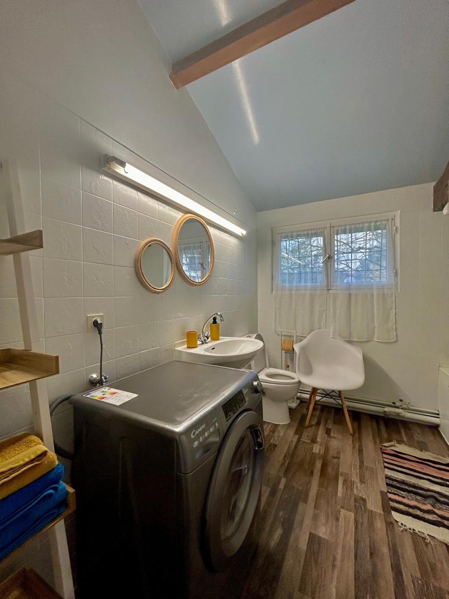 Maisonnette 2 A 4 Pers- Jardin Privatif Cloture- Calme- Stationnement Gratuit- Pau Ouest Billere Luaran gambar