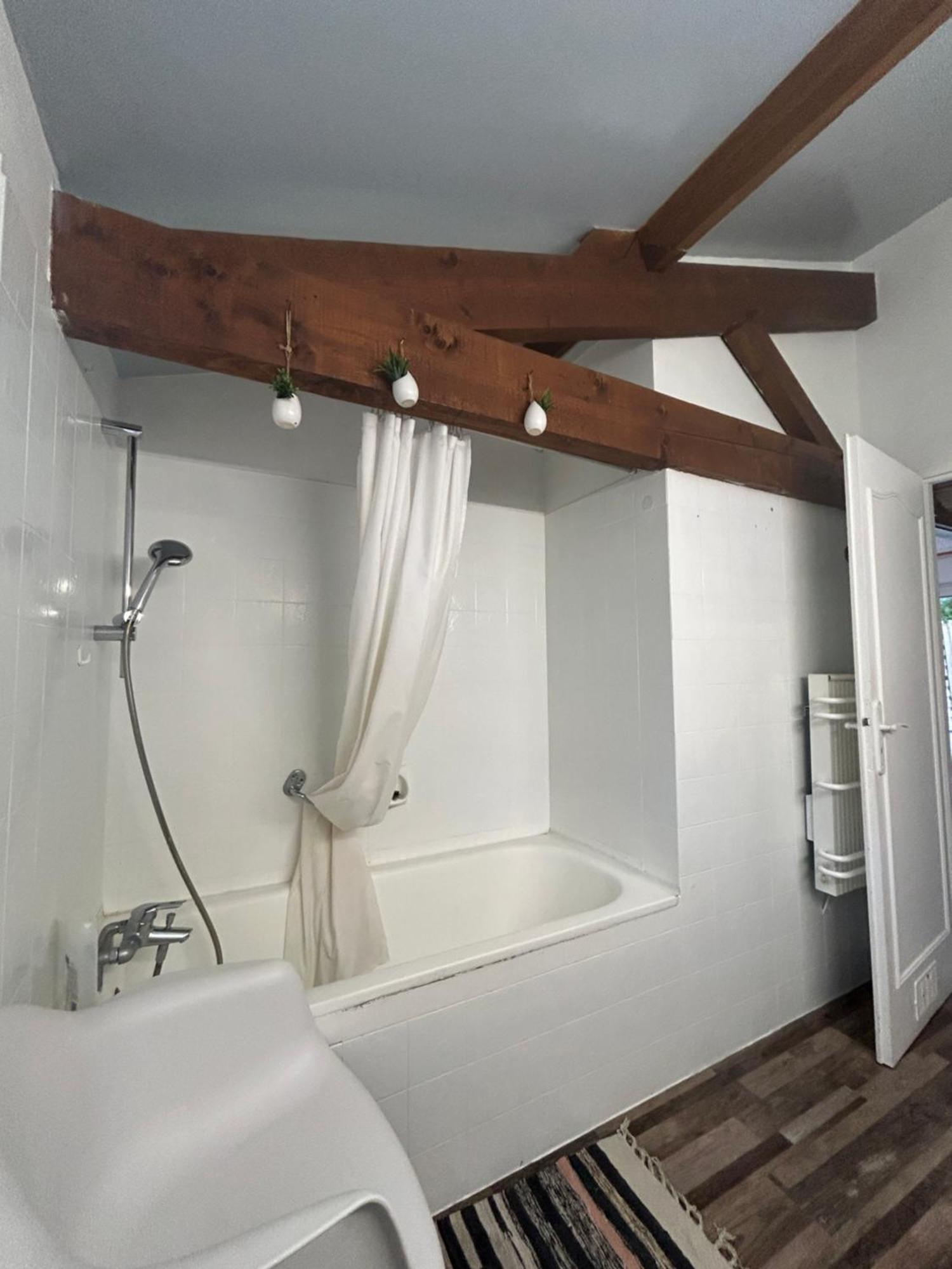 Maisonnette 2 A 4 Pers- Jardin Privatif Cloture- Calme- Stationnement Gratuit- Pau Ouest Billere Luaran gambar